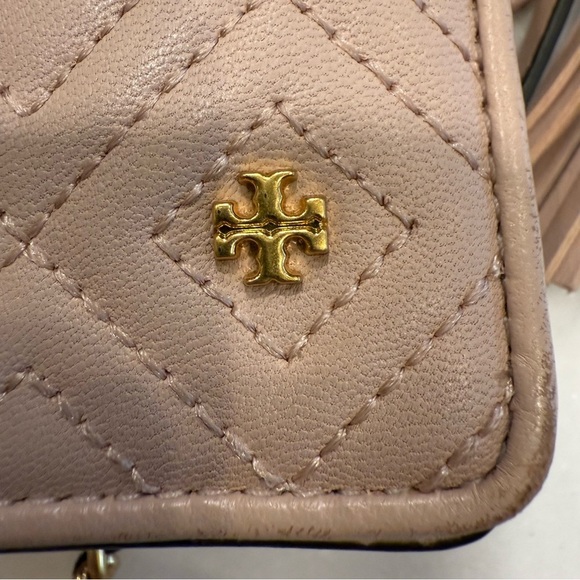 Tory Burch Fleming  Women’s Pale Pink Quilted Leather Crossbody Bag MSRP $348 - Picture 9 of 16